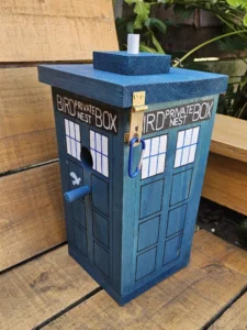 birdbox_policebox_side1