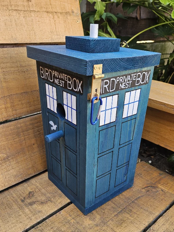 birdbox_policebox_side1