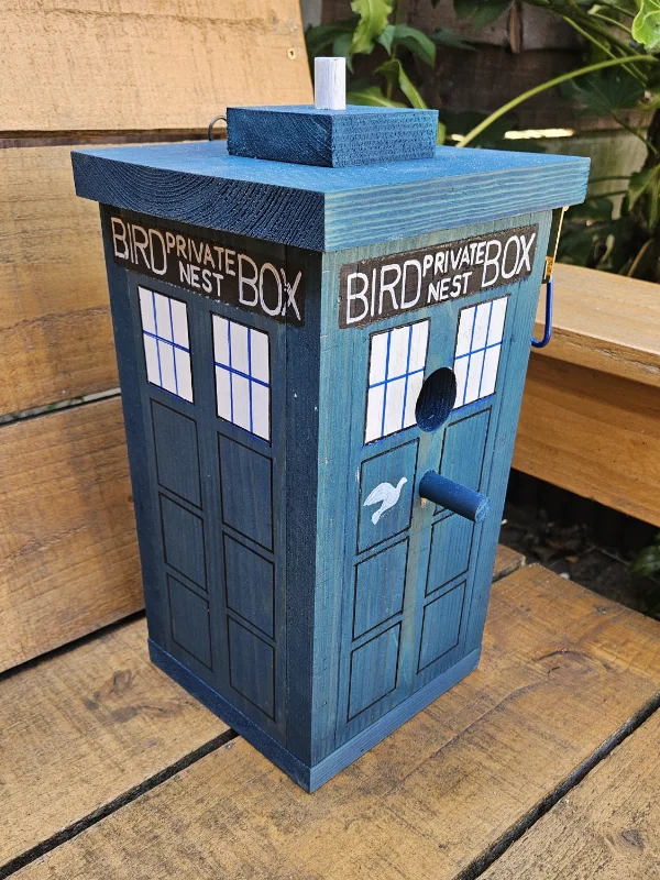 birdbox_policebox_side2