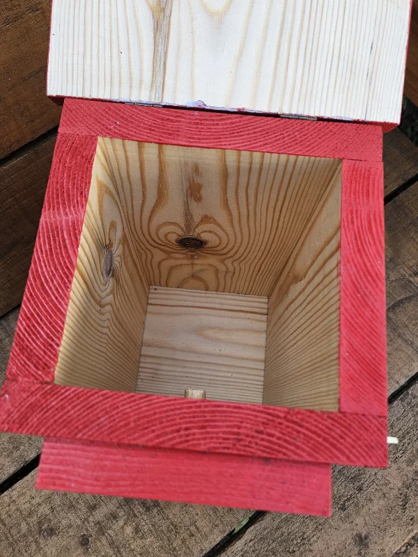 birdbox_postbox_inside