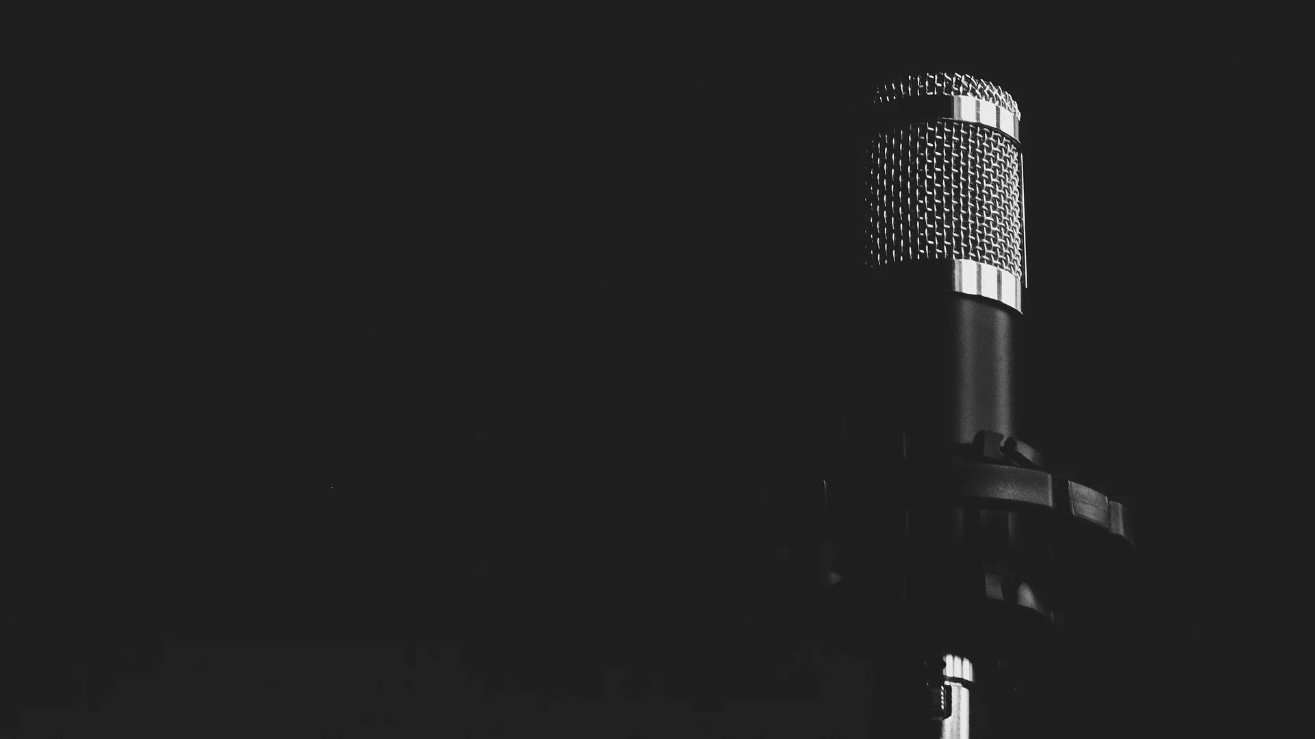 Northern male voiceover - microphone image